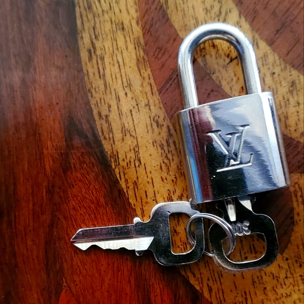 Authentic Louis Vuitton Lock and Key #301 (Silver)